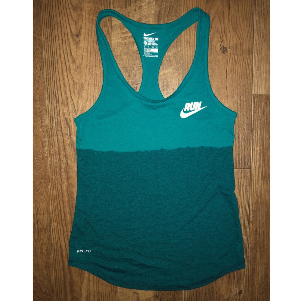 Nike workout tank top